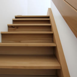 Escalier en Bois : Alliance Parfaite entre Tradition et Modernité pour un Intérieur Accueillant Creutzwald